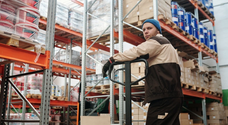 Cold Storage Dehydration: Protecting Warehouse Productivity