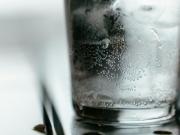 Sparkling vs still water: Which is best for hydration